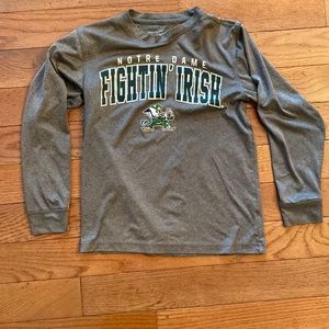 Norte Dame Fighting Irish long-sleeved shirt